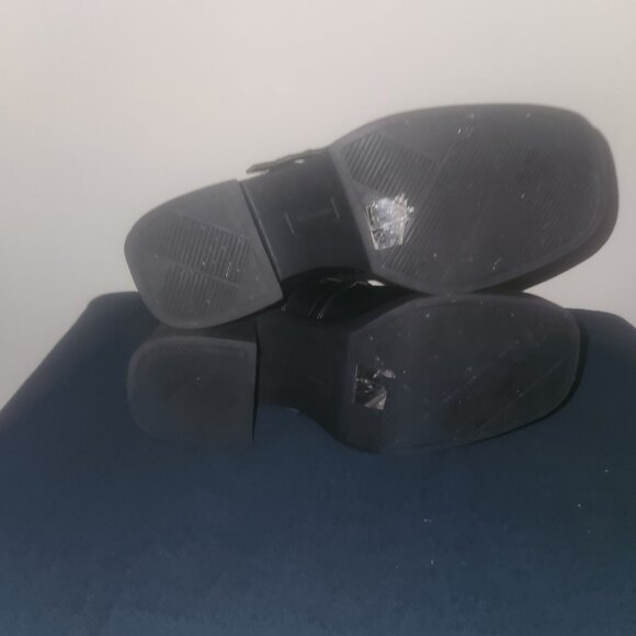 A pair of black Call It Spring Monroe Mary Jane pumps with a foot B.E.D size 8 - Picture 8 of 8